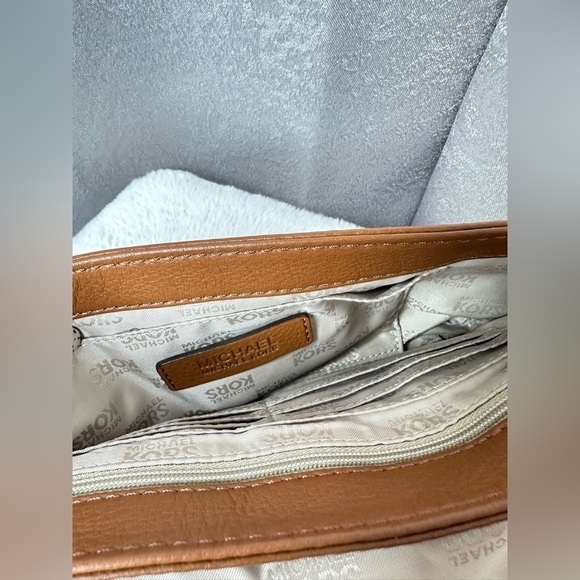 Michael Kors Fulton Pebble Leather Shoulder Flap Bag Brown One Size - Picture 9 of 15